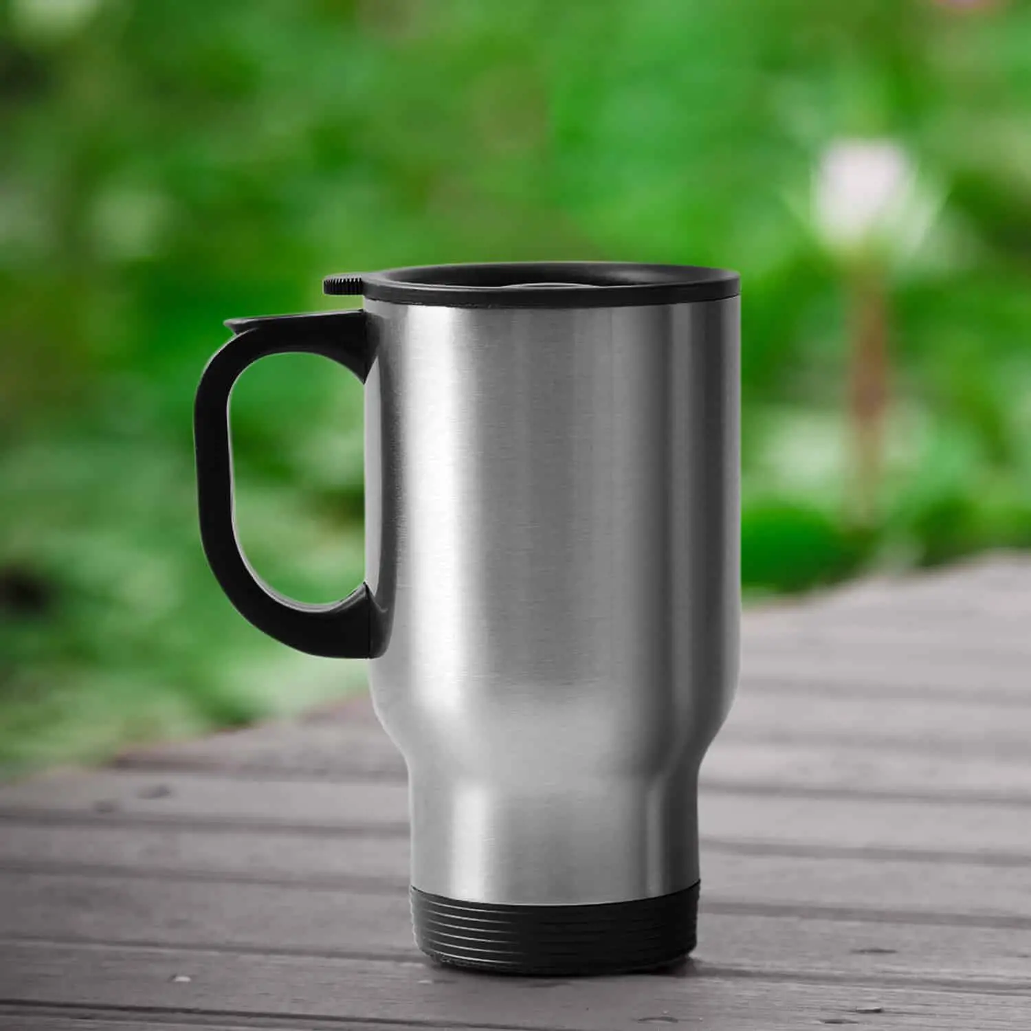 Download 20 unique (and free) travel mug mockups to give your sales ...